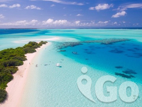 002 maldives-1993704 640