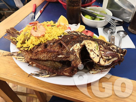 640px-Mojarra al mojo de ajo