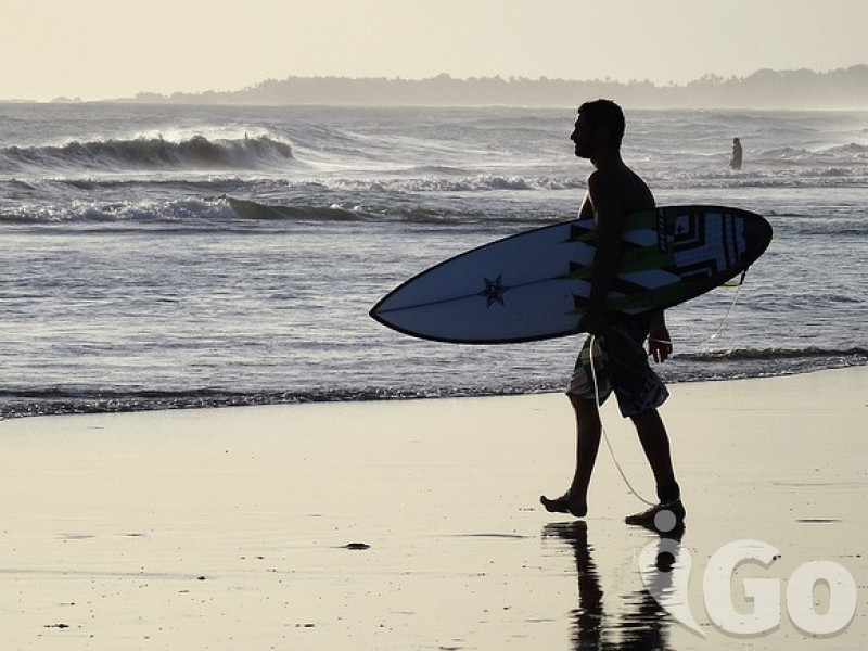 surfer-1434030 640